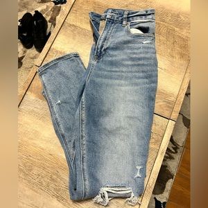 I’m selling American eagle blue boyfriend jeans for 30 dollars